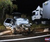 Colisão frontal entre carro e carreta deixa três mortos em MS