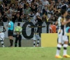 Botafogo vence Corinthians com gol de xodó no fim e segue caça a líder