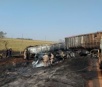 Colisão frontal entre carretas deixa mortos e veículos queimados em Dourados