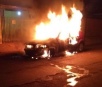 Em Itaporã, incêndio consome veículo que estava estacionado