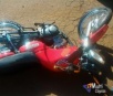 Passageira de motocicleta fica ferida em acidente no Centro de Itaporã
