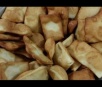 Receita de bolinha com massa de pão frito é ótima pedida para o café ou lanche