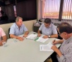 Prefeito Marcos Pacco assina convenio para construção da Praça de Piraporã