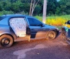 Motorista abandona carro abarrotado de contrabando em Bataguassu