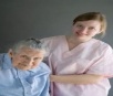 Proposta que regulamenta profissão de cuidador de idoso é tema de audiência