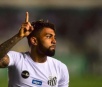 Gabigol volta à Vila com gol, Santos vence e retoma ponta