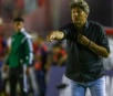 Grêmio sofre empate com um a mais em campo, mas Renato minimiza e comemora resultado