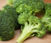 Estudo revela qual é o jeito mais saudável de comer brócolis