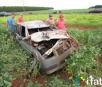 Jovem perde controle de veículo e capota na estrada para Montese