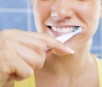 Escovar os dentes pode prevenir artrite, diz nova pesquisa