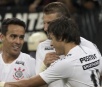 Corinthians bate Vitória com dois de Romero e vai às quartas da Copa do BR