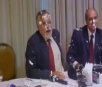 Vídeo mostra José Genoino do PT, envolvido no mensalão, levando torta no rosto