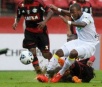 Com muita chuva e pouco futebol, Santos e Flamengo ficam no empate