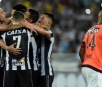 Botafogo faz dever de casa, vence Atlético-PR e alivia pressão em Valentim