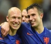 Van Persie comemora segundo tempo da Holanda, mas lamenta suspensão