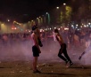Torcedores franceses morrem em comemoração marcada por violência