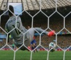 Julio Cesar brilha nos pênaltis e Brasil elimina Chile em jogo dramático