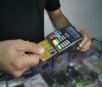 Ainda ilegal, consumidor reclama de cobrança ‘diferenciada’ em compras com cartão
