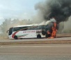 Assista vídeo de ônibus que pegou fogo no caminho para Dourados