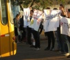 Estudantes cobram melhorias no transporte público e fazem passeata em Dourados
