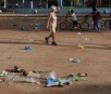 Carnaval organizado em redes sociais deixa praça tomada por lixo em Dourados