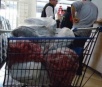 Polícia interdita supermercado e apreende uma tonelada de alimentos impróprios