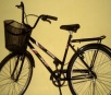 Câmeras de segurança registram indivíduos furtando duas bicicletas em auto escola de Itaporã