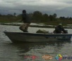 PMA prende dois pescadores profissionais retirando peixes de 1,2 km de redes de pesca