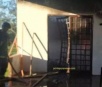Casa é incendiada em Ponta Porã e bombeiros encontram mulher carbonizada