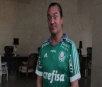 Mike Patton ganha camisa e declara amor ao Palmeiras: ‘culpa do Sepultura!’