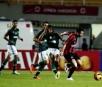 Palmeiras supera desfalques, mostra elenco de Série A e sai na frente do Atlético-PR