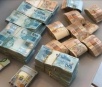 Em três endereços na Capital, polícia apreende dinheiro e joias do tráfico