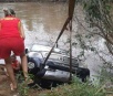 Freio falha e caminhonete cai no rio Dourados; assista o vídeo