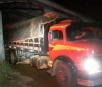 Contrabandistas abandonam caminhões carregados com cigarros em Mundo Novo