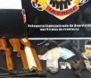 Polícia apreende armas, munições e drogas em residência em Dourados
