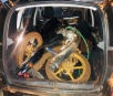Adolescente encaixota moto furtada em Dourados dentro de carro roubado