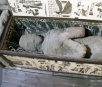 Múmia achada por menino no sótão dos avós desafia cientistas e polícia