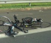 Caminhoneiro não enxerga ciclista que é atropelado e morre em hospital